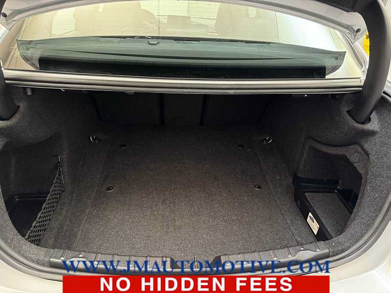 Used 2017 BMW 330i xDrive Sedan AWD/4WD image 17