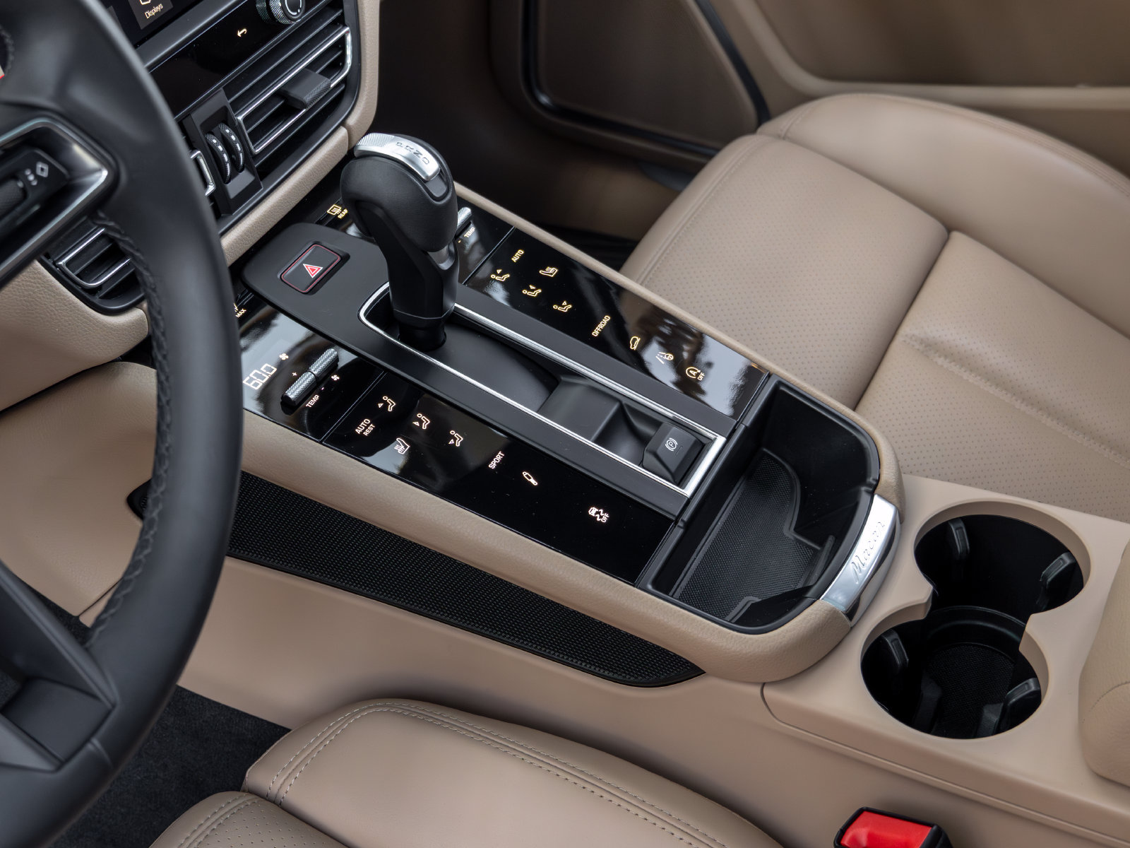 Certified 2023 Porsche Macan S AWD/4WD image 38
