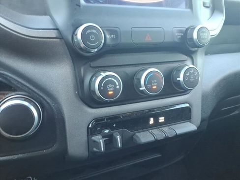 Used 2024 RAM 2500 Tradesman w/ Chrome Appearance Group image 16