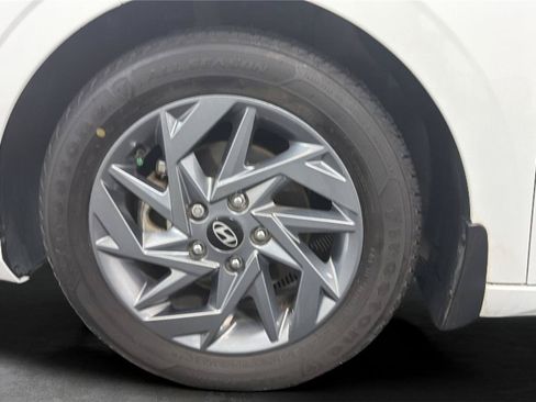 Certified 2024 Hyundai Elantra SEL FWD image 24
