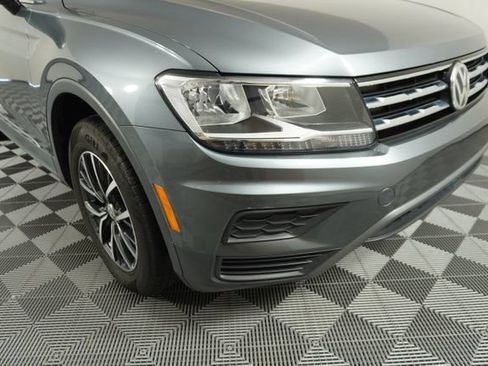Used 2020 Volkswagen Tiguan SE w/ Panoramic Sunroof Package FWD image 10