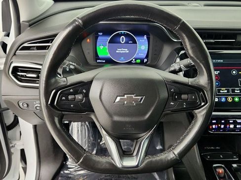 Used 2022 Chevrolet Bolt EUV LT w/ Convenience Package image 12