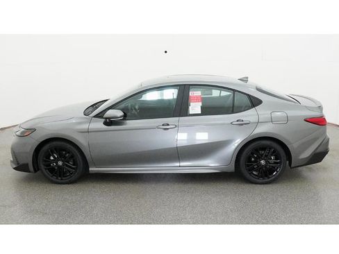 New 2026 Toyota Camry SE image 3