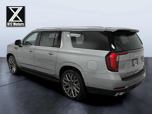Used 2025 GMC Yukon XL Denali Ultimate AWD/4WD image 6