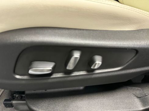 Used 2025 Cadillac XT5 Sportv w/ Technology Package image 23