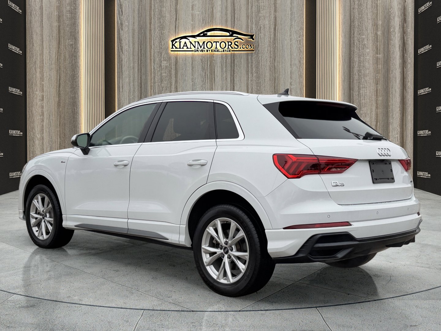 Used 2021 Audi Q3 2.0T Premium w/ Convenience Package AWD/4WD image 5