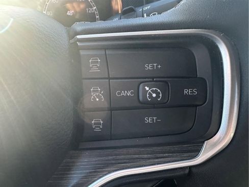 Used 2024 Jeep Wagoneer L Series II w/ Flexible Seating Group image 22