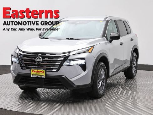 Used 2024 Nissan Rogue S AWD/4WD image 1