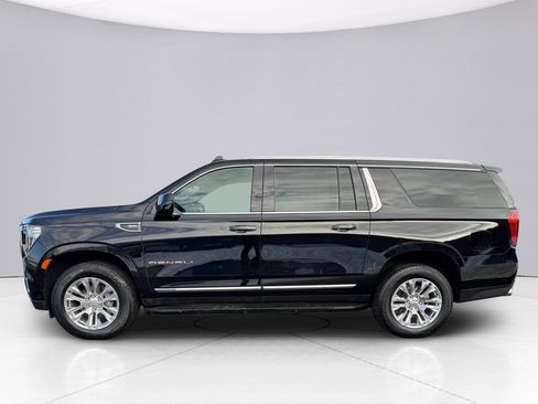 Used 2024 GMC Yukon XL Denali w/ Advanced Technology Package image 6