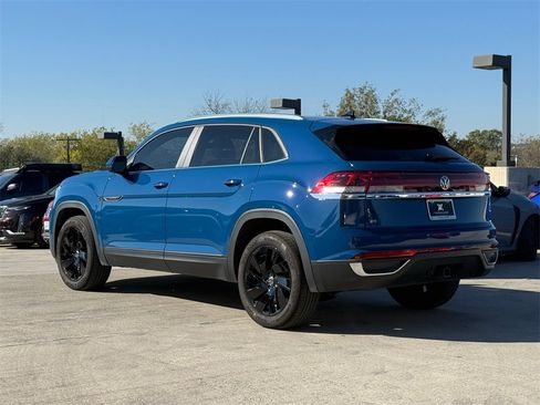 New 2025 Volkswagen Atlas Cross Sport SE image 8