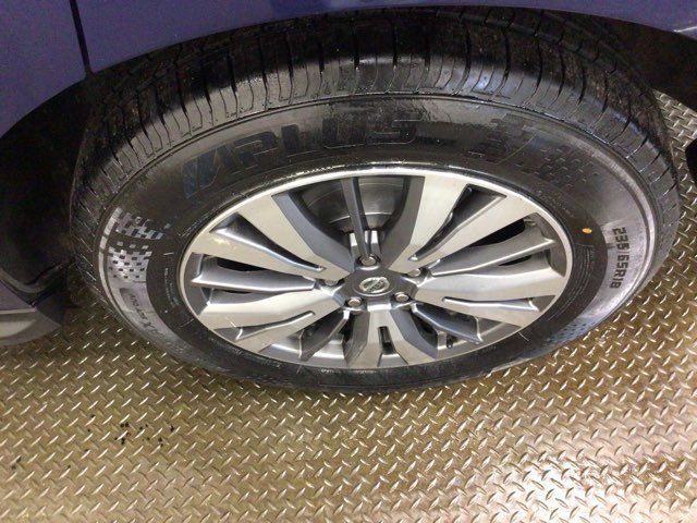 Used 2020 Nissan Pathfinder S AWD/4WD image 27