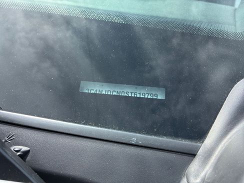 Used 2025 Jeep Compass Limited image 30