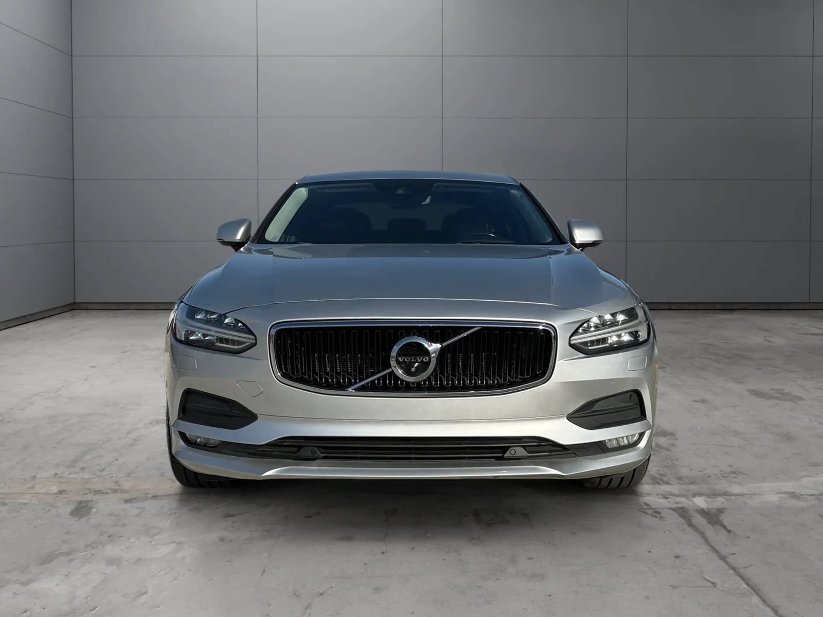 Used 2018 Volvo S90 T5 Momentum AWD/4WD image 2