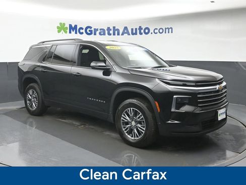Used 2025 Chevrolet Traverse LT image 2