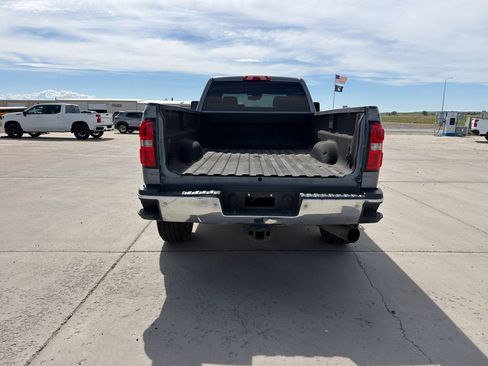 Used 2015 GMC Sierra 2500 SLT w/ Duramax Plus Package AWD/4WD image 4