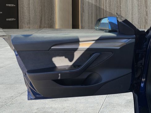 Used 2022 Tesla Model 3 Standard Range image 73