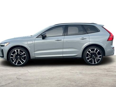 Certified 2024 Volvo XC60 T8 Ultimate w/ Protection Package Premier image 7