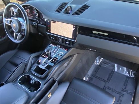 Used 2022 Porsche Cayenne S image 21