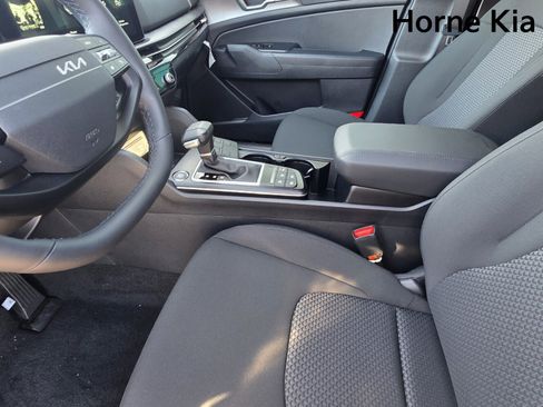 New 2026 Kia Sportage LX image 11