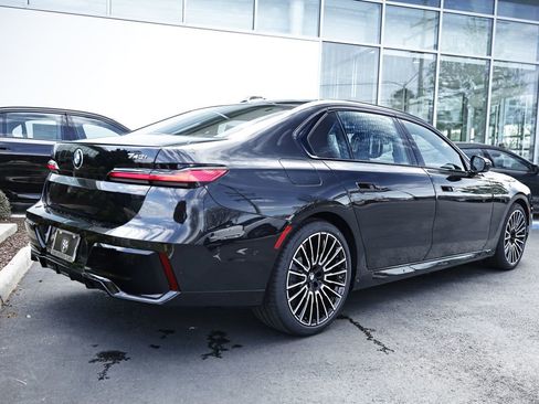 New 2026 BMW 740i w/ Executive Package image 7