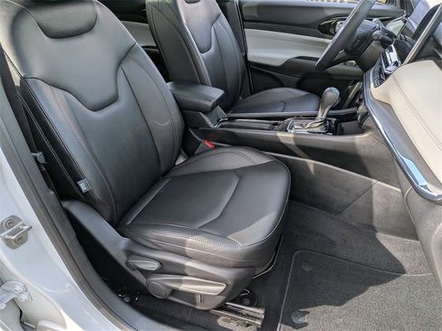 Certified 2024 Jeep Compass Limited w/ Sun and Sound Group image 25