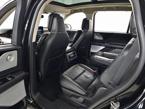 Used 2020 Lincoln Aviator Reserve w/ Equipment Group 202A image 37