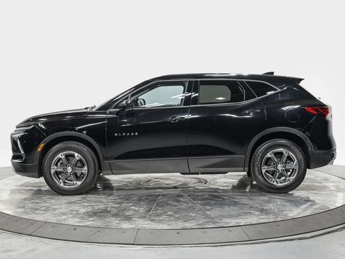 Used 2023 Chevrolet Blazer LT AWD/4WD image 2