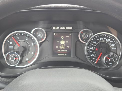 Used 2024 RAM 3500 Tradesman w/ Chrome Appearance Group AWD/4WD image 16
