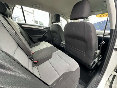 Used 2016 Volkswagen e-Golf SE image 24