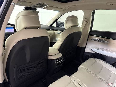 New 2026 Genesis GV70 2.5T Advanced AWD/4WD image 22