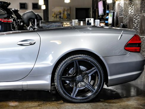 Used 2011 Mercedes-Benz SL 550 w/ Premium I Pkg image 13