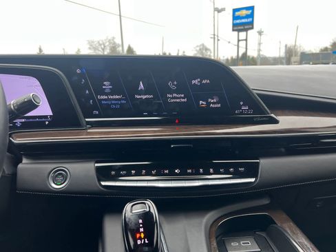 Used 2024 Cadillac Escalade Sport Platinum w/ LPO, ONYX Package image 26