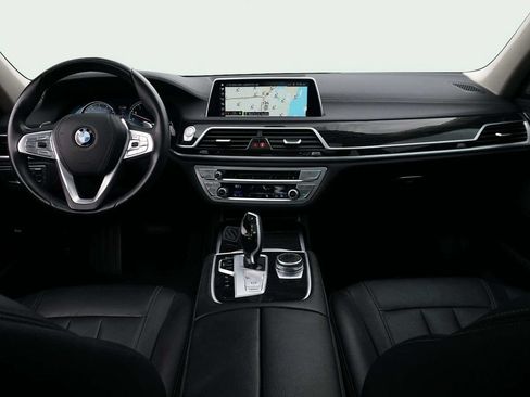 Used 2019 BMW 740i w/ Parking Assistance Package RWD image 20