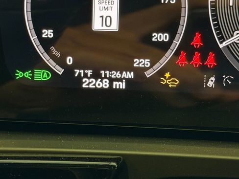 Used 2025 Porsche Cayenne Turbo AWD/4WD image 22