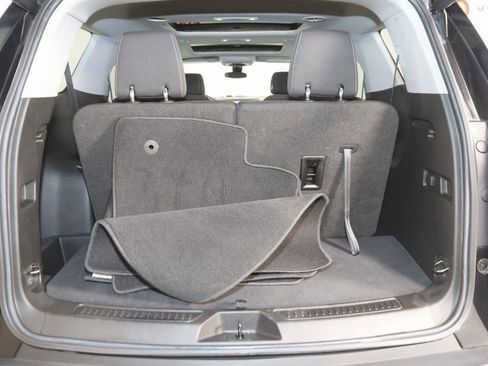 Used 2023 GMC Acadia SLE w/ Driver Convenience Package image 48