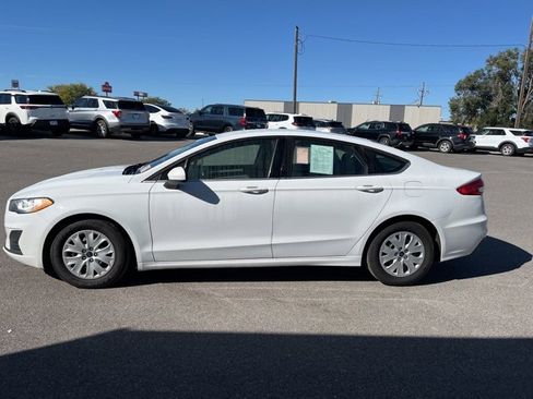 Used 2019 Ford Fusion S image 3