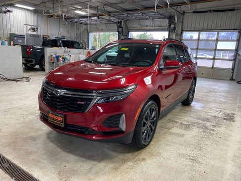 Used 2023 Chevrolet Equinox RS w/ RS Leather Package AWD/4WD image 9