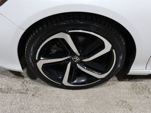 Used 2019 Honda Accord Sport image 9