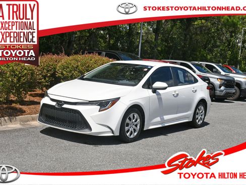 Used 2020 Toyota Corolla LE FWD image 1