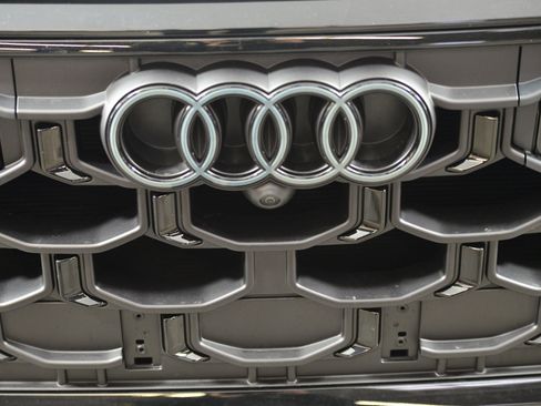 New 2026 Audi SQ8 Prestige image 17