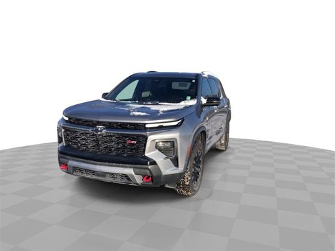 Certified 2025 Chevrolet Traverse Z71 w/ Enhanced Driving Package image 3