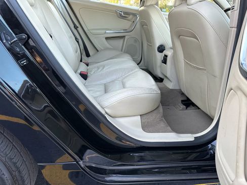 Used 2013 Volvo S60 T5 image 28