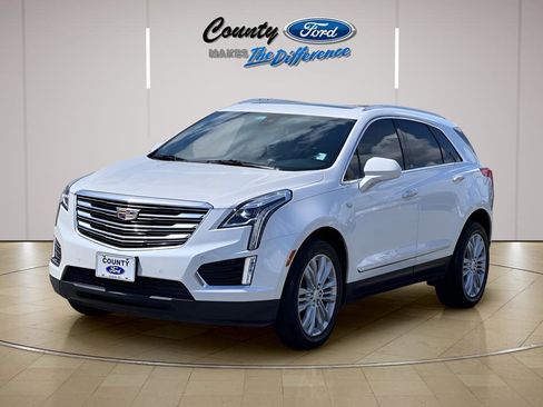 Used 2019 Cadillac XT5 Premium Luxury FWD image 2