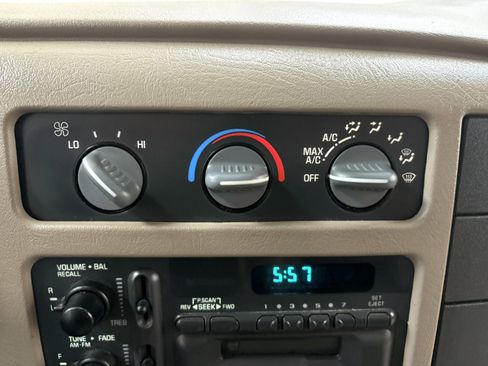 Used 1996 Chevrolet Astro image 10
