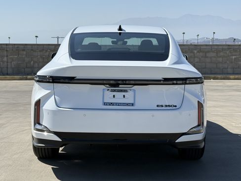 New 2026 Lexus ES 350e FWD image 11