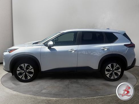 Used 2023 Nissan Rogue SV AWD/4WD image 4