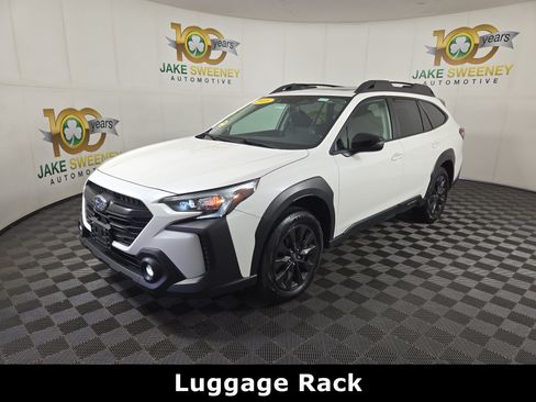 Used 2025 Subaru Outback Onyx Edition AWD/4WD image 3