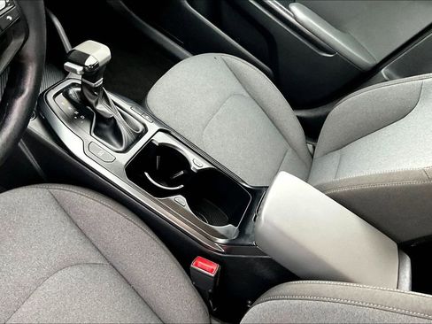 Used 2025 Kia K4 FWD image 19