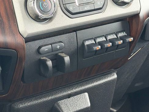 Used 2016 Ford F250 Lariat w/ Lariat Interior Package AWD/4WD image 29