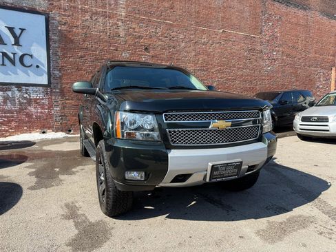 Used 2013 Chevrolet Avalanche LT w/ Suspension Package, Off-Road image 2